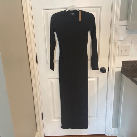 SKIMS Black Maxi Dress - Picture 3 of 9